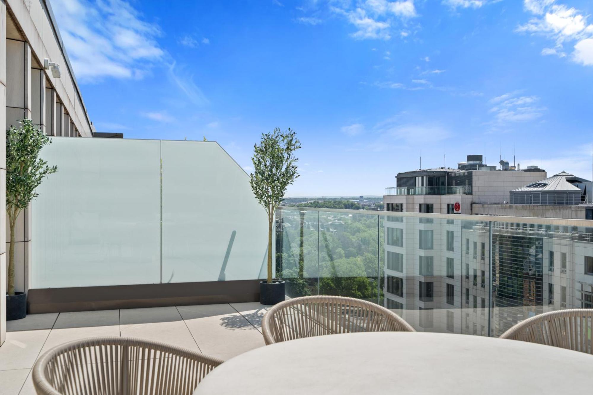 Voya Residence Zenit Royal - Luxury Apart Hotel Rooftop Views & Concierge ルクセンブルク エクステリア 写真