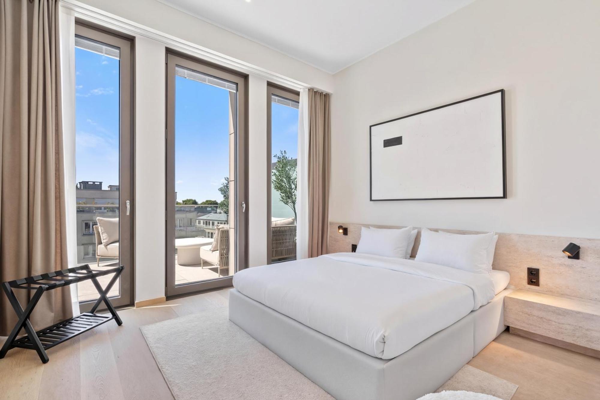 Voya Residence Zenit Royal - Luxury Apart Hotel Rooftop Views & Concierge ルクセンブルク エクステリア 写真