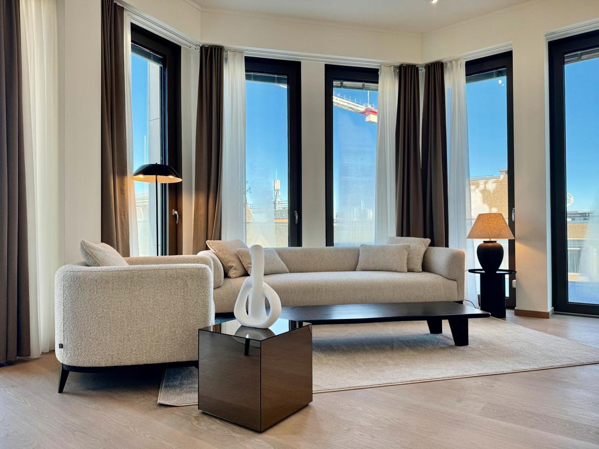 Voya Residence Zenit Royal - Luxury Apart Hotel Rooftop Views & Concierge ルクセンブルク エクステリア 写真