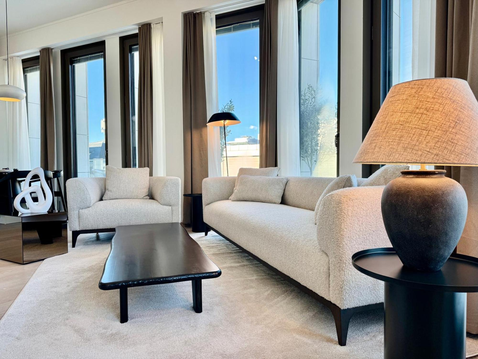 Voya Residence Zenit Royal - Luxury Apart Hotel Rooftop Views & Concierge ルクセンブルク エクステリア 写真