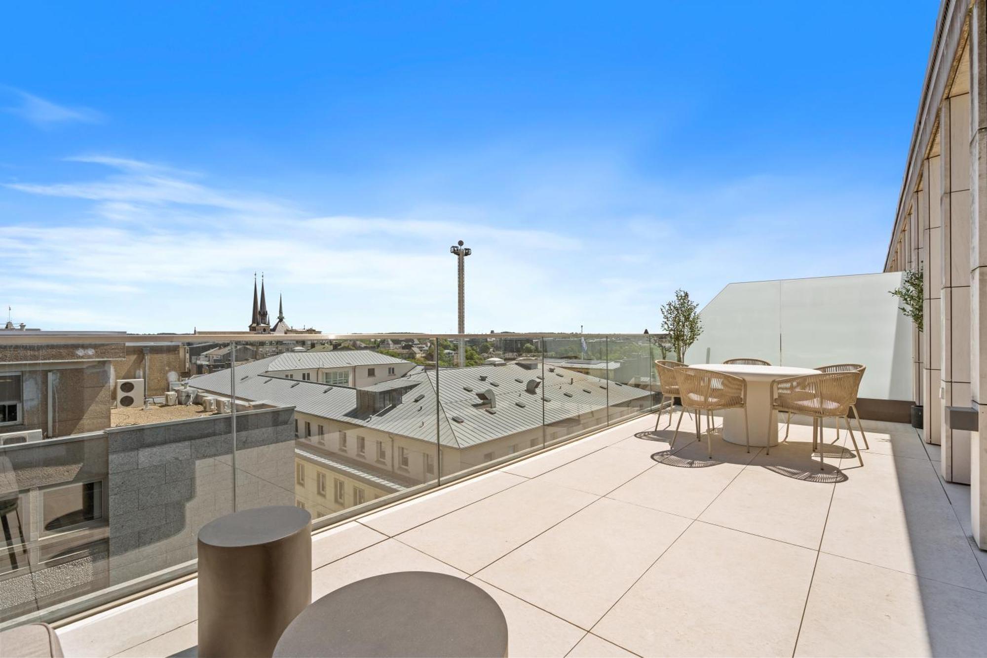 Voya Residence Zenit Royal - Luxury Apart Hotel Rooftop Views & Concierge ルクセンブルク エクステリア 写真